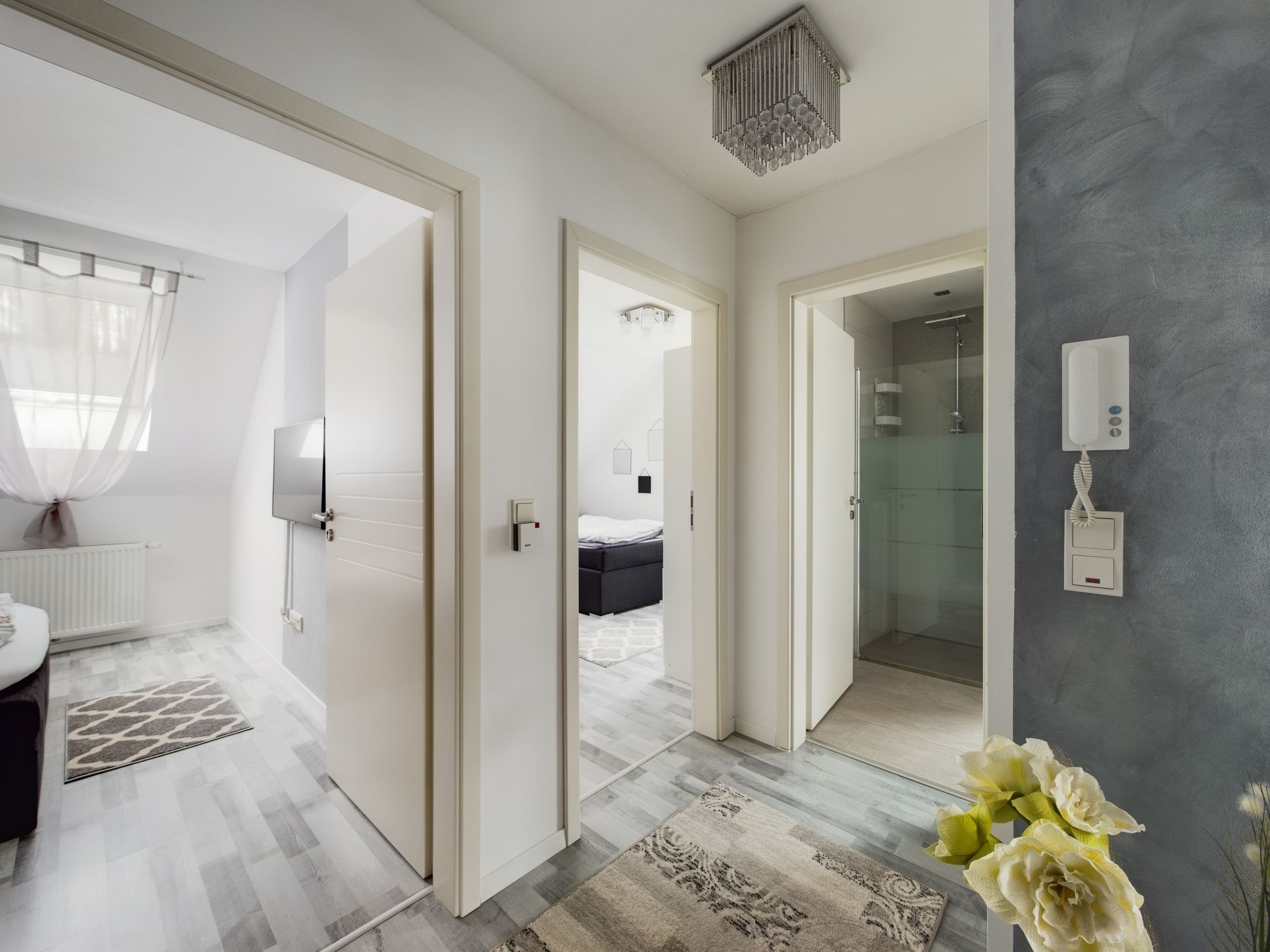 Einbau genormter Innentüren im Wohnbereich